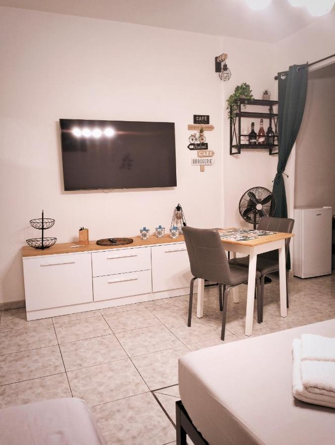 מונופולי Petracca Guest House מראה חיצוני תמונה